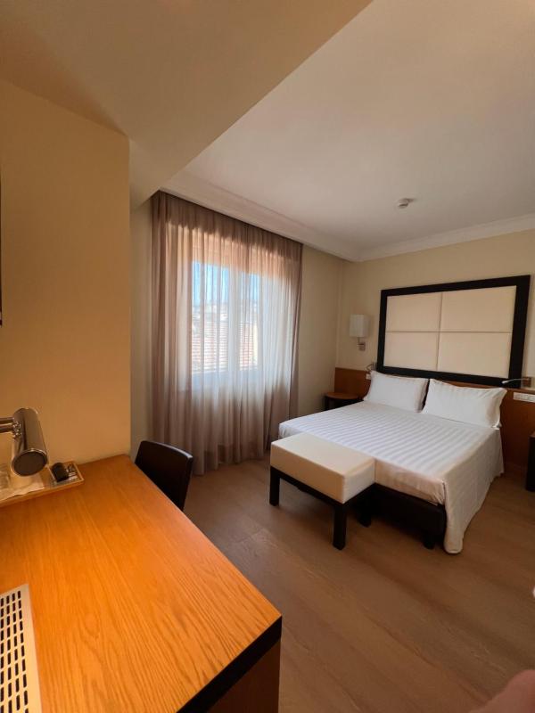 Double Room (1 Adult) image 1