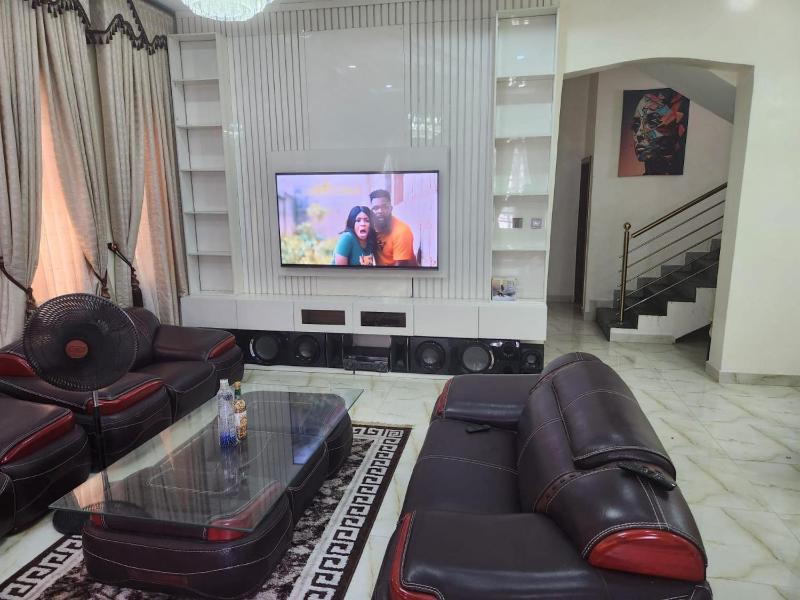 Impeccable 4-Bed House in Lagos Nigeria - image 7