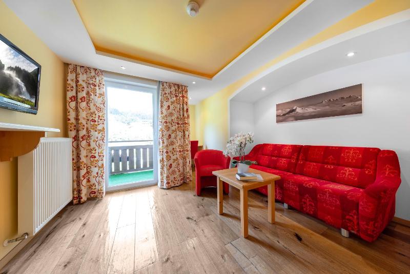 Family Suite with Balcony image 4