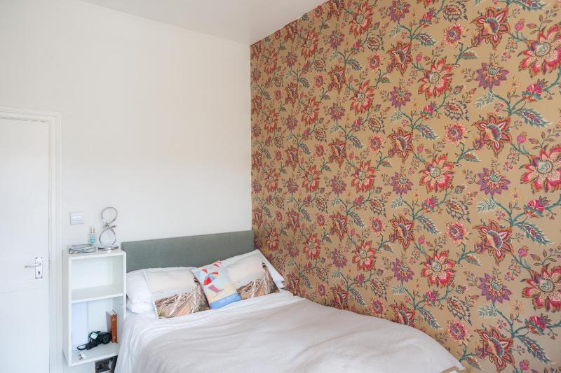 Single Room with Shower image 2