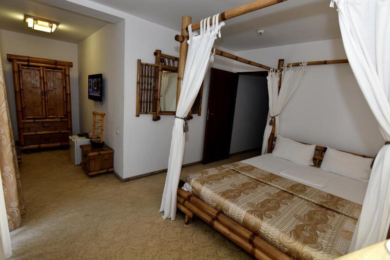 Premium Double Room with Balcony image 4