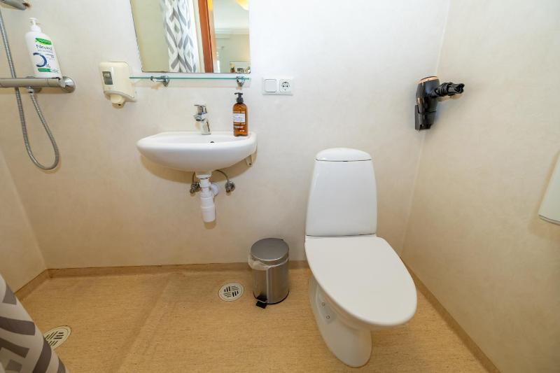 Basic Triple Room image 3