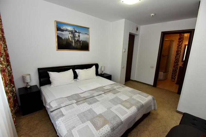 Standard Double Room image 2