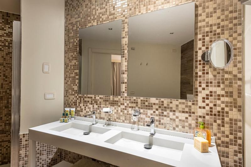 Junior Suite image 3