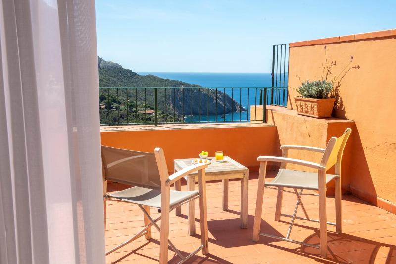 Luxury Suite image 1