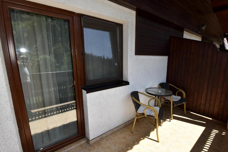 Premium Double Room with Balcony image 2