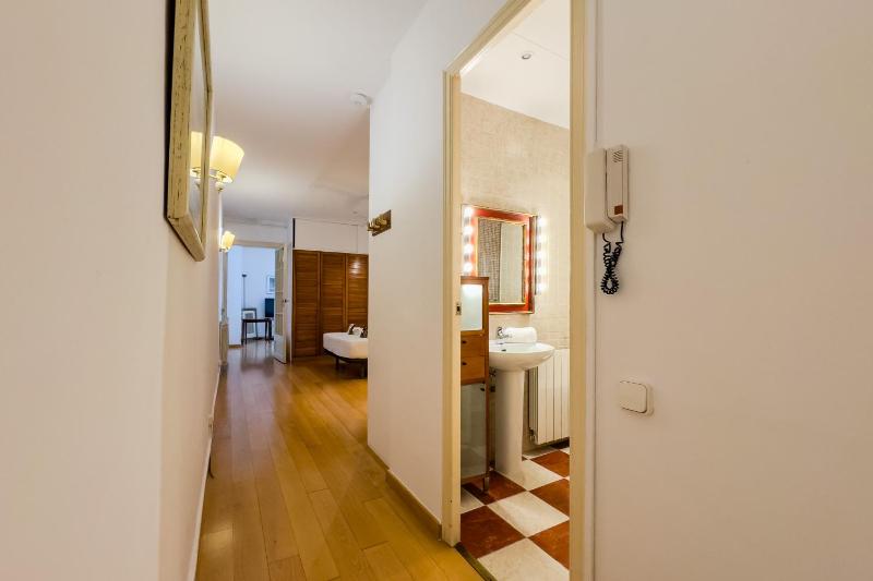 Two-Bedroom Deluxe Apartment image 4