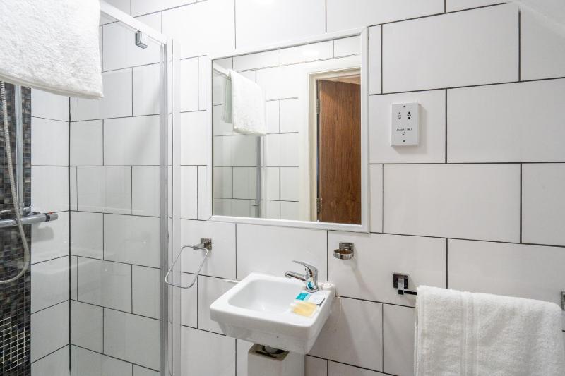 Standard Single Room image 2