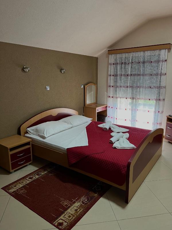 Double or Twin Room image 2