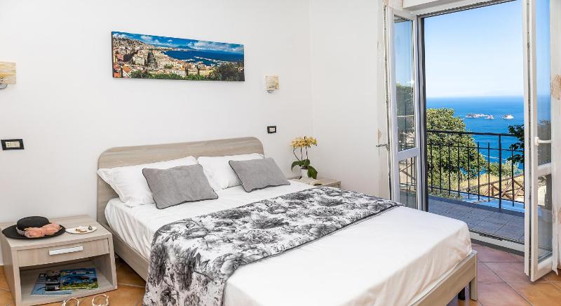 AMORE RENTALS - Villa Lions Rose - image 21