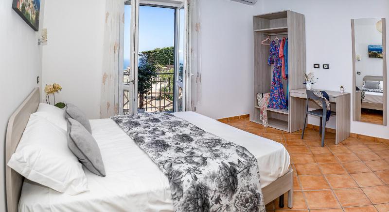AMORE RENTALS - Villa Lions Rose - image 14