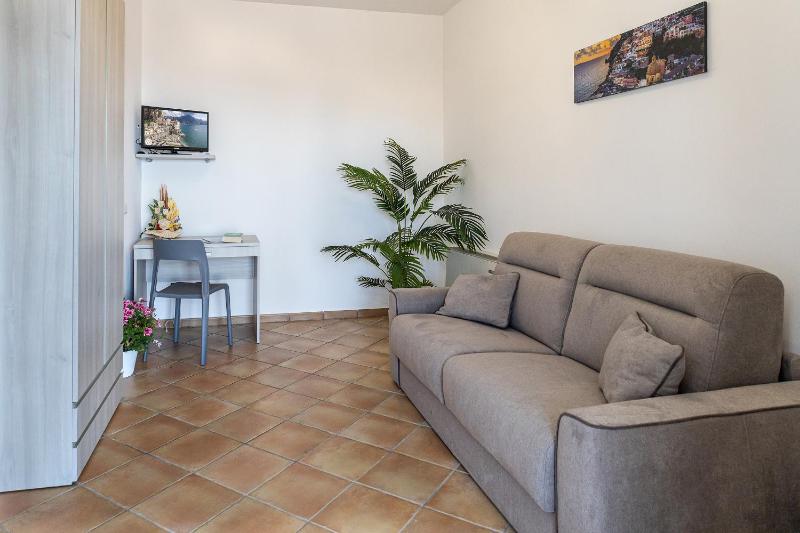 AMORE RENTALS - Villa Lions Rose - image 10