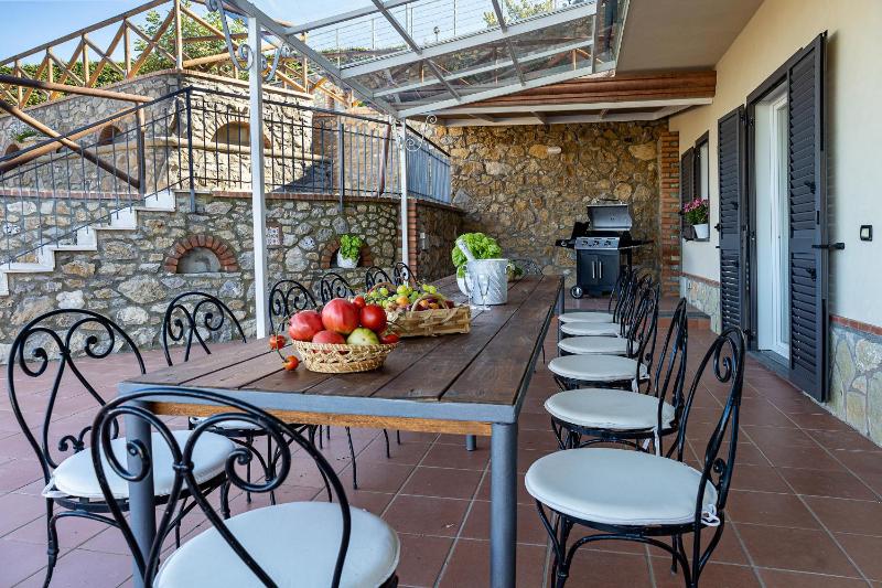 AMORE RENTALS - Villa Lions Rose - image 13