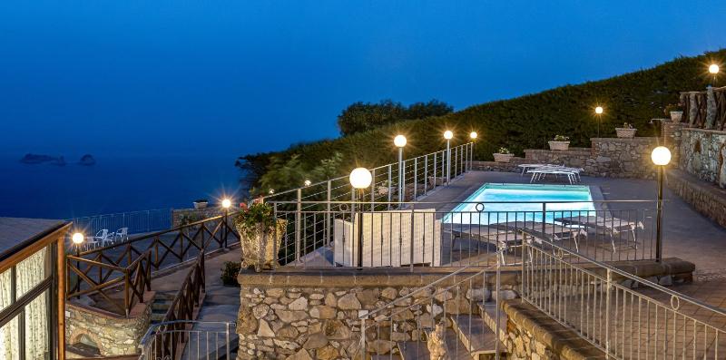 AMORE RENTALS - Villa Lions Rose - image 15