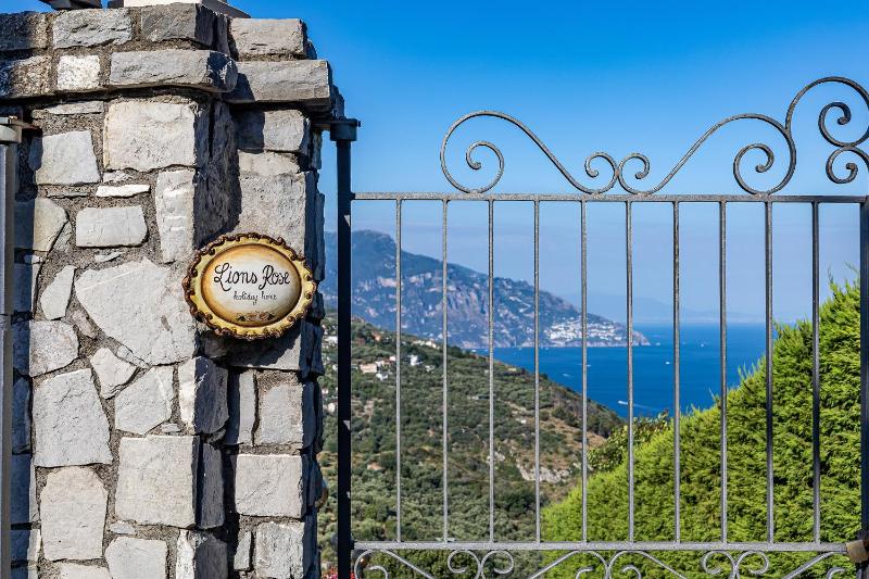 AMORE RENTALS - Villa Lions Rose - image 25