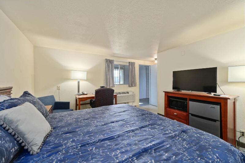 Deluxe Double Room with Bath image 1