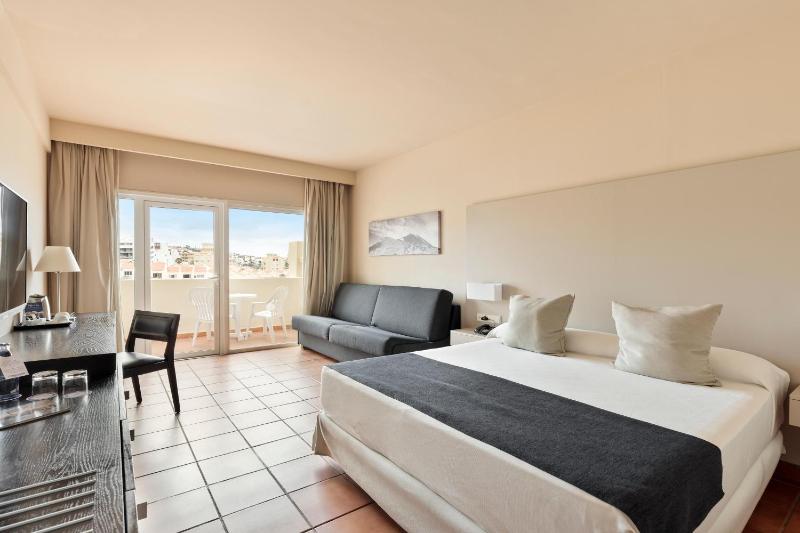 Family Room (2 Adults + 2 Children) image 4