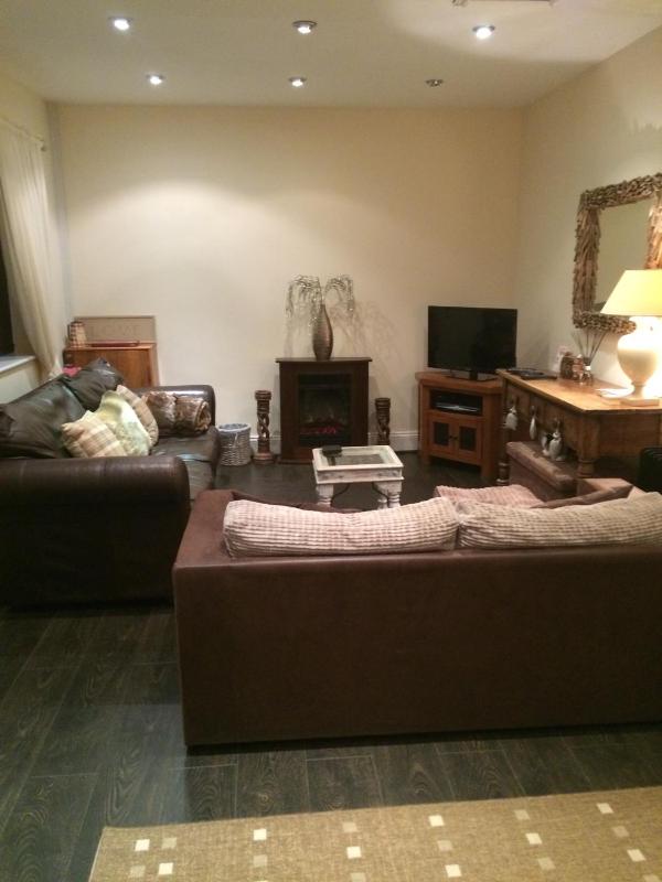 Ringinglow cottage - image 2