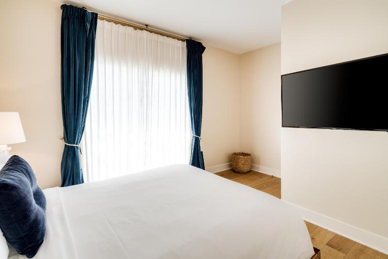 The Savoy Hotel and Beach Club - image 28