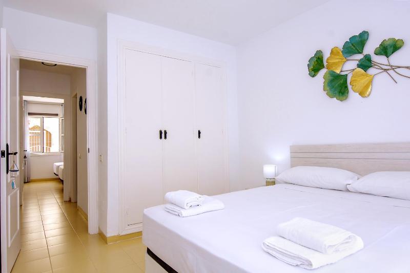 Vera Playa Fantástico Bajo Jardín Piscina Wifi AC - image 17