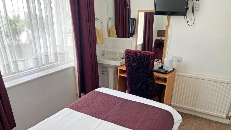 Single Room image 4