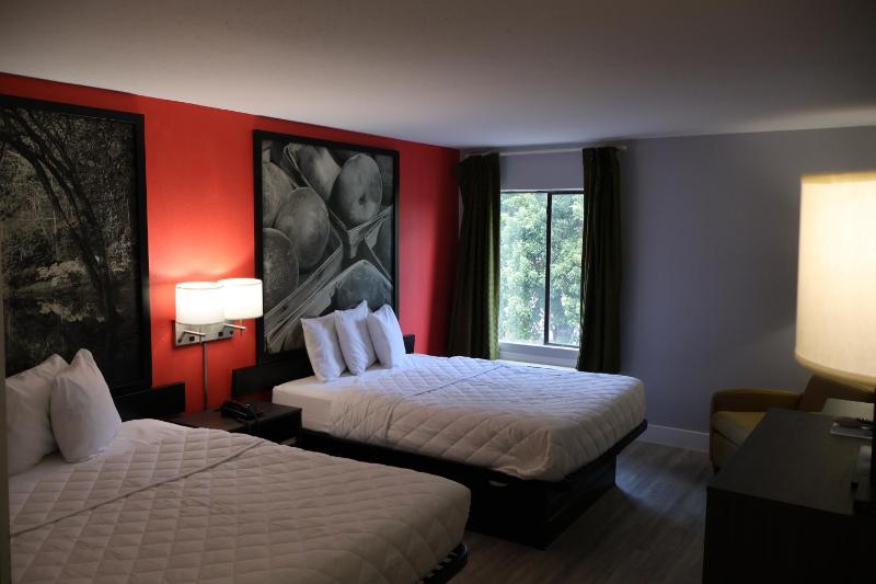 Double Room image 1