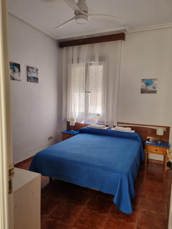 Classic Double Room with Shared Bathroom image 2