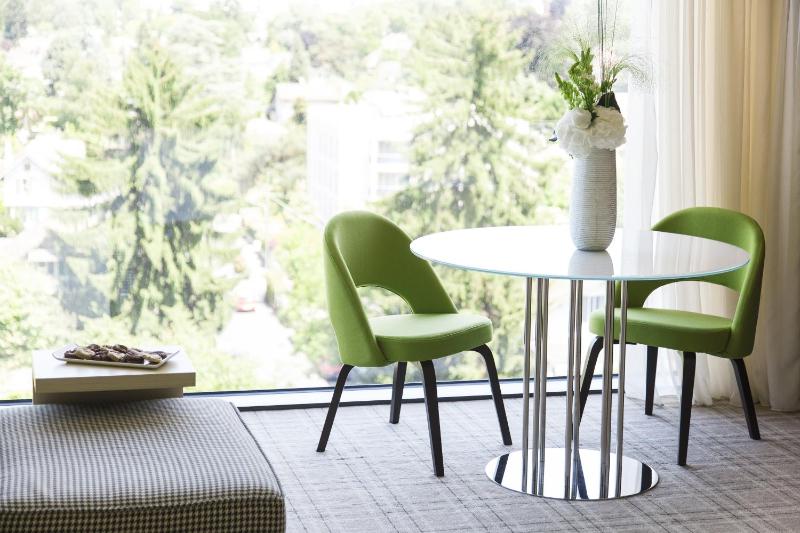 Junior King Suite - Club Lounge Access image 3