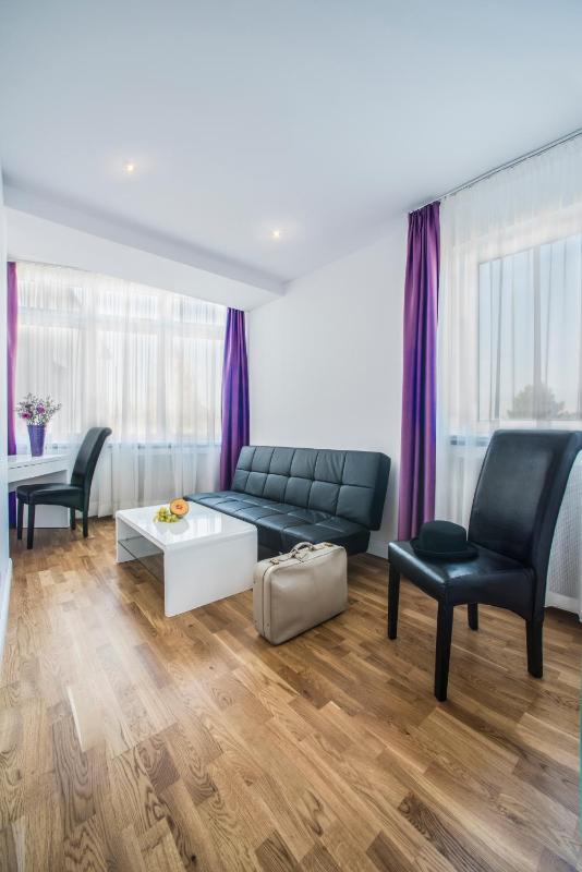 Double Room image 2