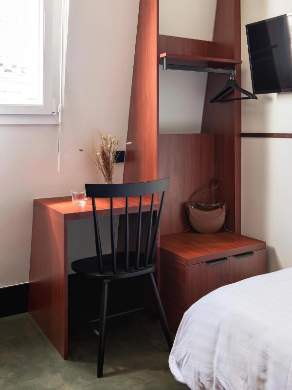 Single Room image 3