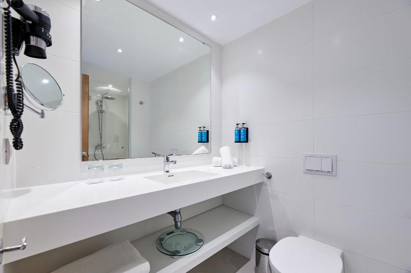 Double Superior Frontal Sea View image 4