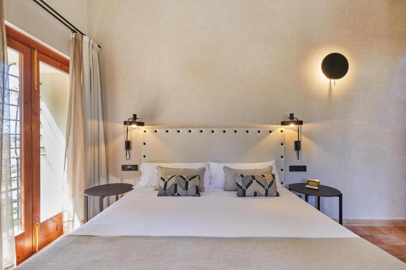 Rustic Double or Twin Room image 3