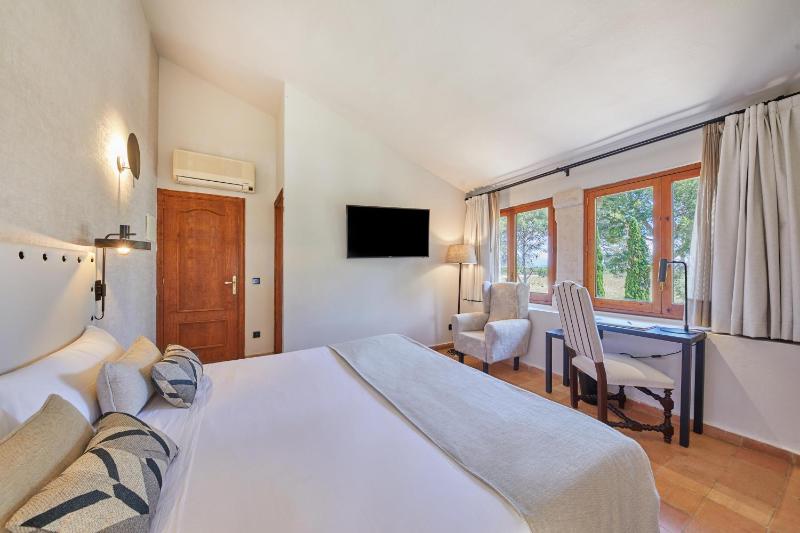 Deluxe Double Room with Terrace image 3