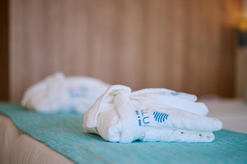 My Favorite Club Double Superior Frontal Sea View image 3