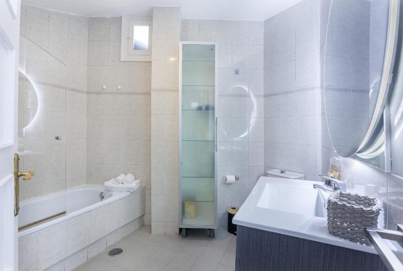 Apartment image 3