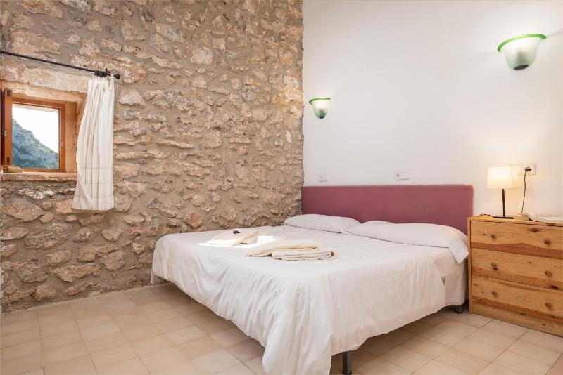 Twin Room image 1