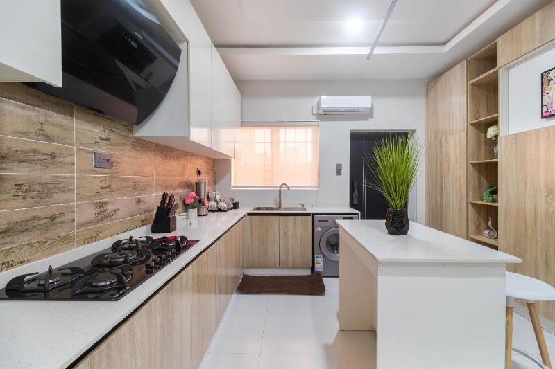 Luxury Lagos Apartment with 3 Bedrooms - image 7