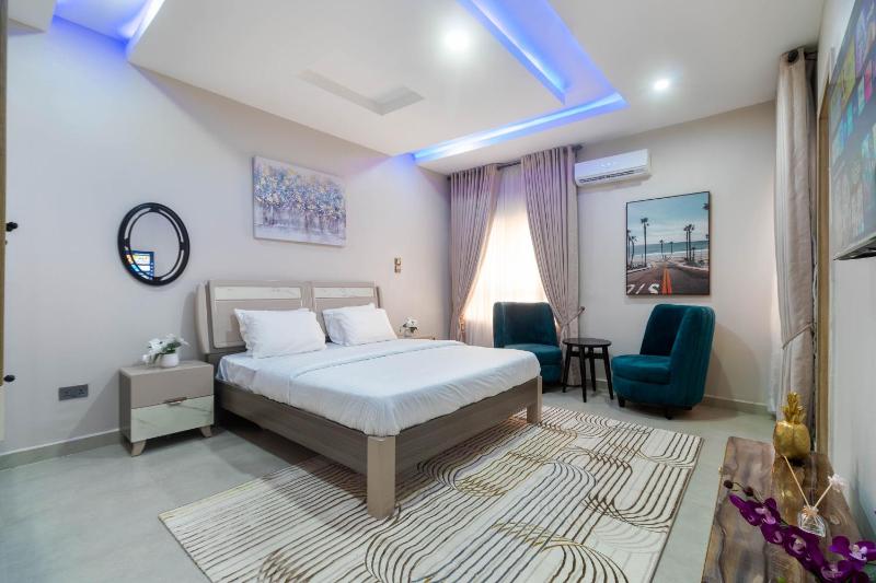 Luxury Lagos Apartment with 3 Bedrooms - image 3