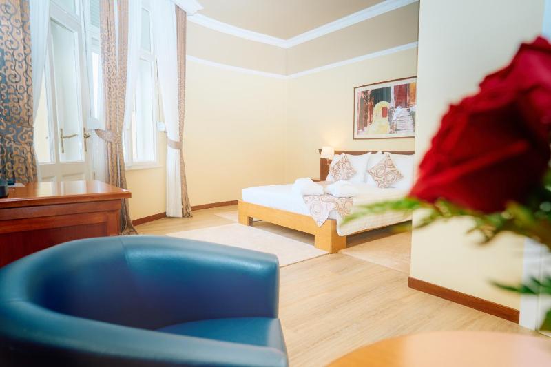 Junior Suite with Sea View image 1