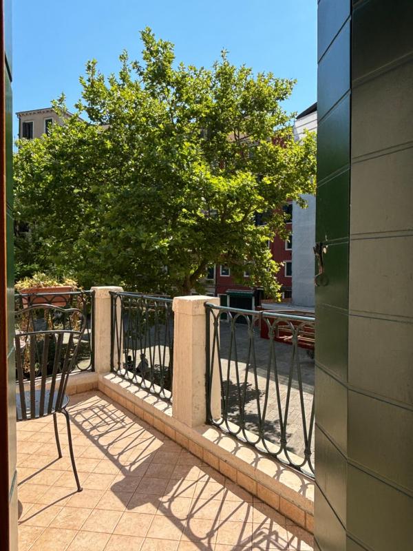Two Connecting Double Rooms with Terrace and 2 Bathrooms image 1