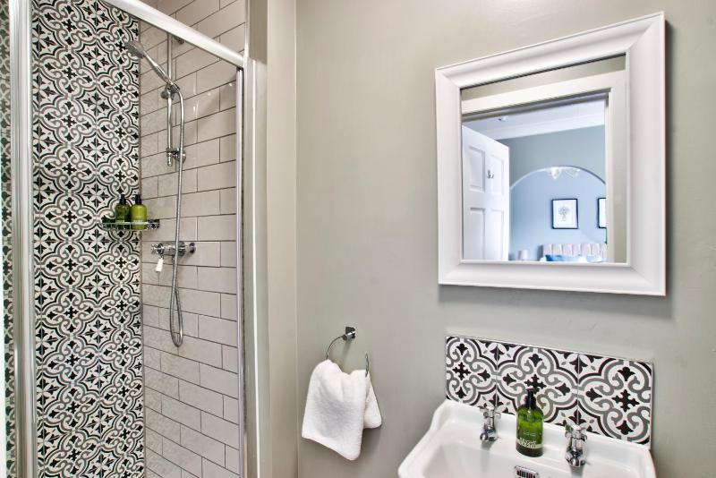 Superior Twin Room image 3