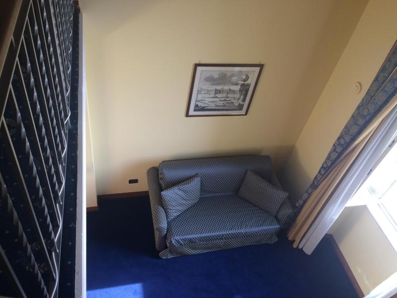 Quadruple Room - Split Level image 3