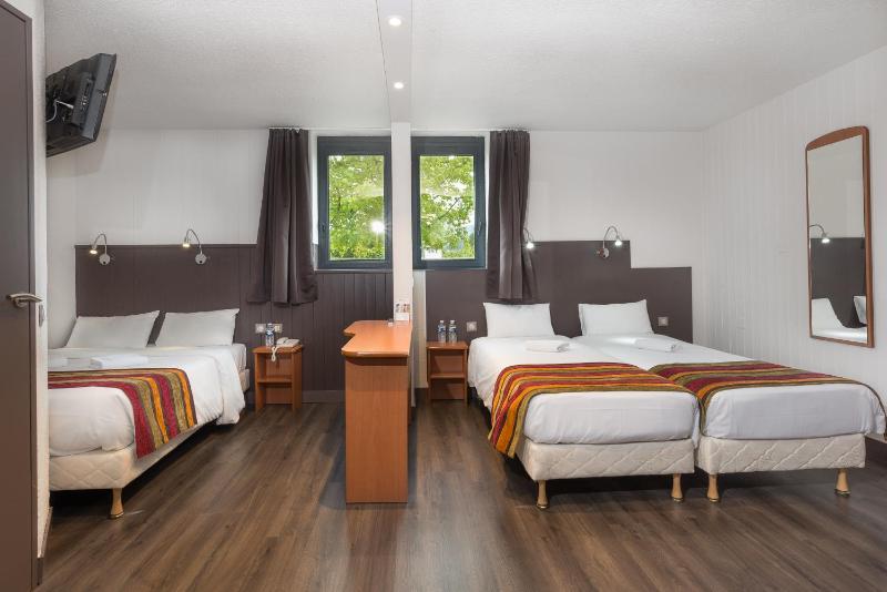 Quadruple Room - Disability Access image 4