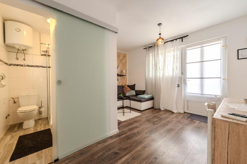 Double Room with Private Bathroom image 4