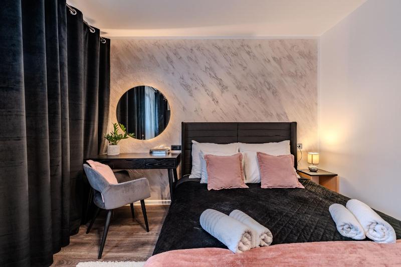 Double Room with Private Bathroom image 3