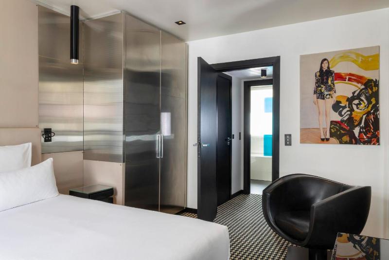 Deluxe Double Room image 4