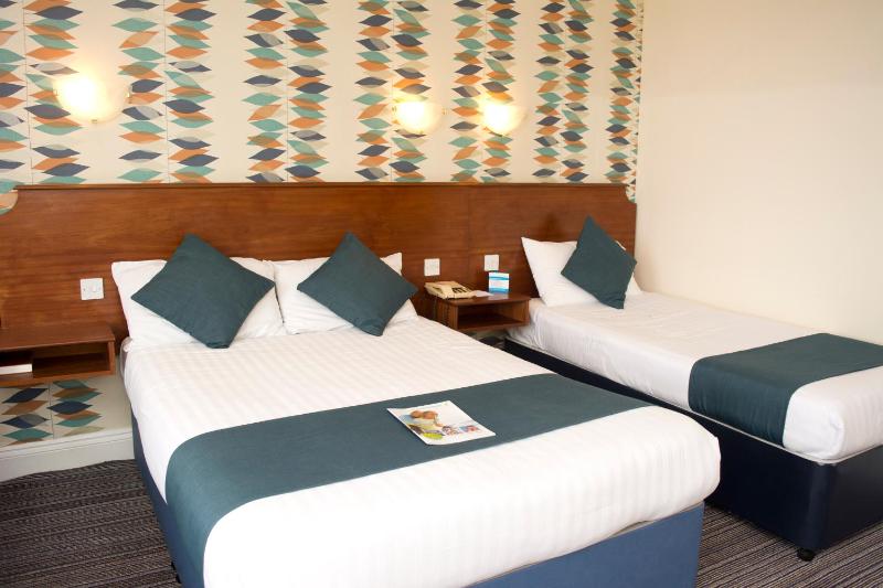 Annexe Wing Family Room (2 Adults + 1 Child) image 4