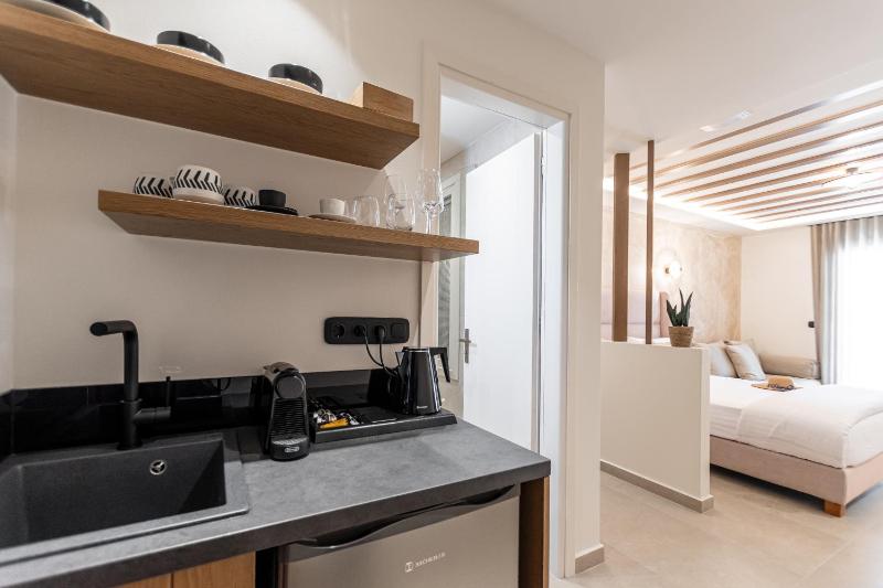 Superior Suite with Sea View image 4