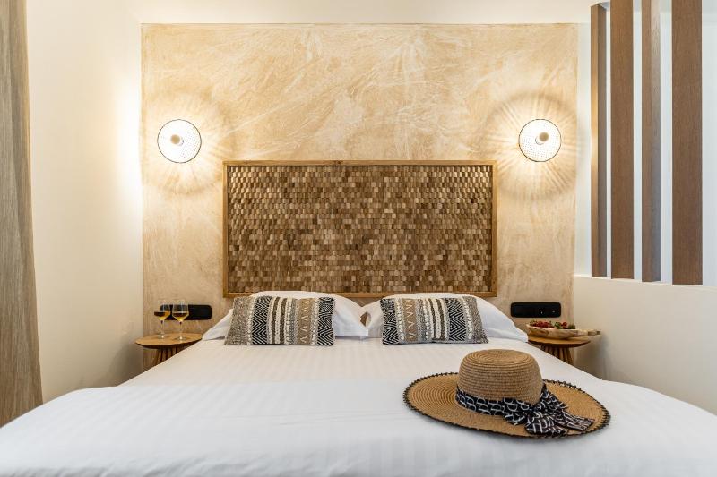 Superior Suite with Sea View image 2
