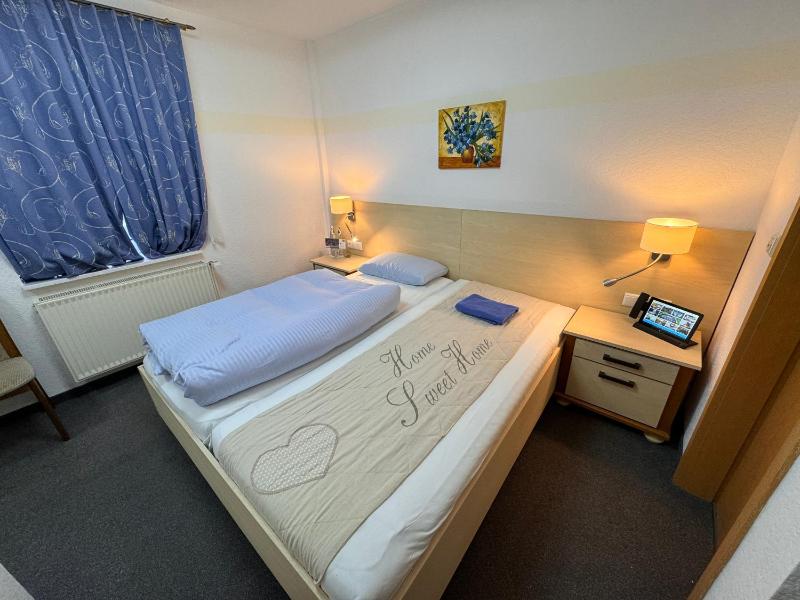 Single Room image 3